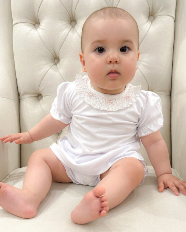Vestido en algodón PIMA cuello smock y bordados